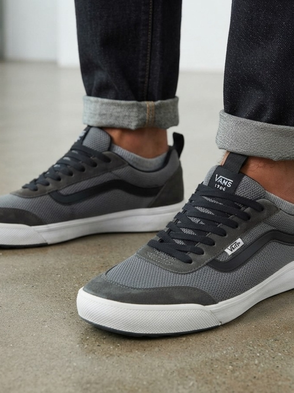 Vans Men's Grey Low-Top Sneakers
